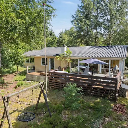 Дом отдыха Renovated Gem With View And Sunny Terraces Хеммет