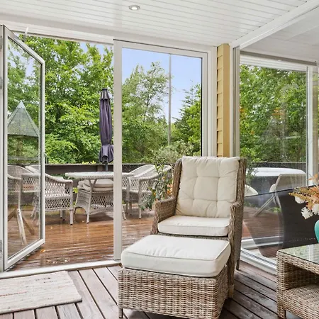 Renovated Gem With View And Sunny Terraces Holiday home