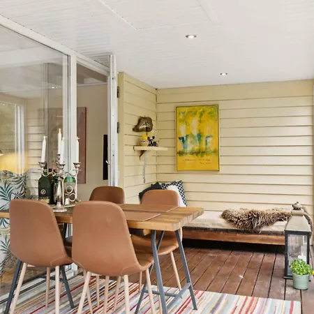 Renovated Gem With View And Sunny Terraces * Hemmet