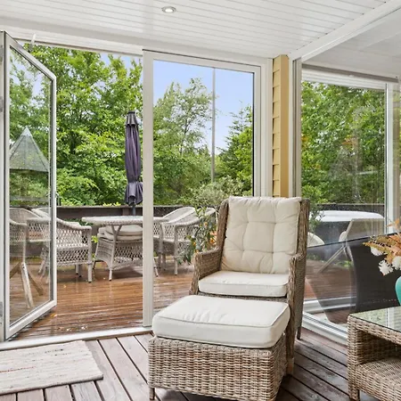 Ferienhaus Renovated Gem With View And Sunny Terraces
