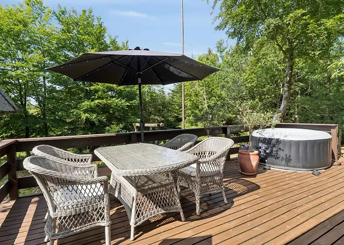 Renovated Gem With View And Sunny Terraces Дом отдыха