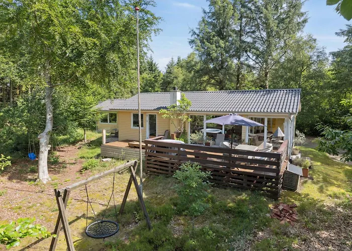 Hébergement de vacances Renovated Gem With View And Sunny Terraces Hemmet