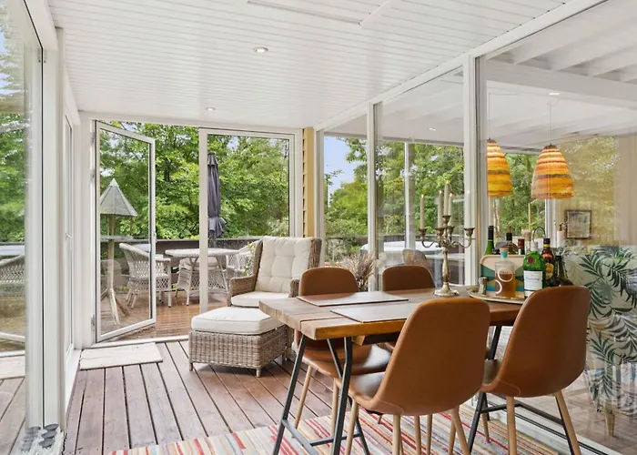 Дом отдыха Renovated Gem With View And Sunny Terraces *