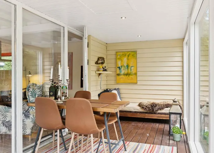 Renovated Gem With View And Sunny Terraces * Hemmet